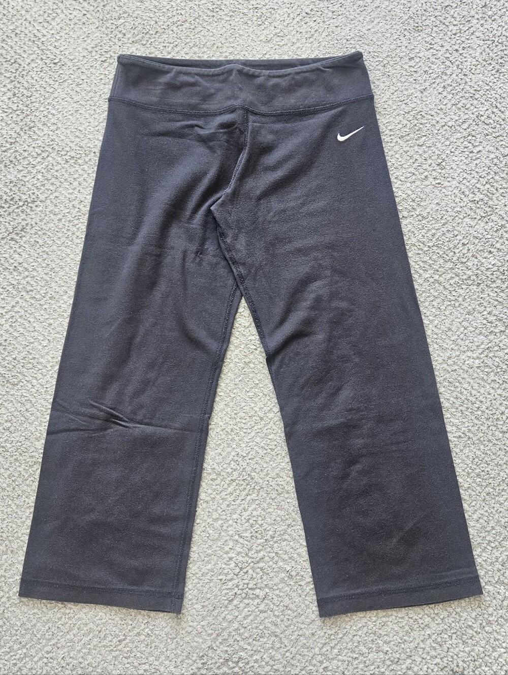 NIKE The Athletic Department Grey Capri Pants Small